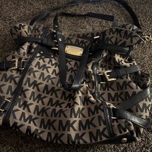 Michael Kors Black/Beige Signature Canvas and Leather Gansevoort Tote